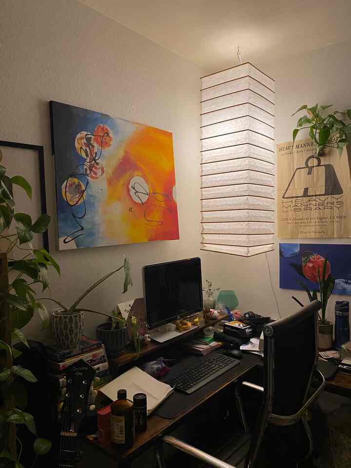 Finishing up our guest room 🤠 #cozyhome #warmlighting #japandi #guestroom #naturaldyes #intentionalart