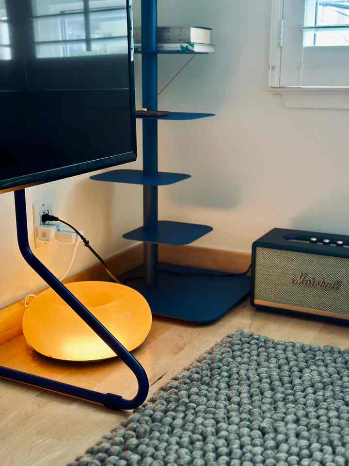 Recent acquire - Design Within Reach Bookshelf
Started thinking about what I could use to decorate and fill the space 😇
#bookshelf #roomdecoration #myspacemystyle #howyouhome