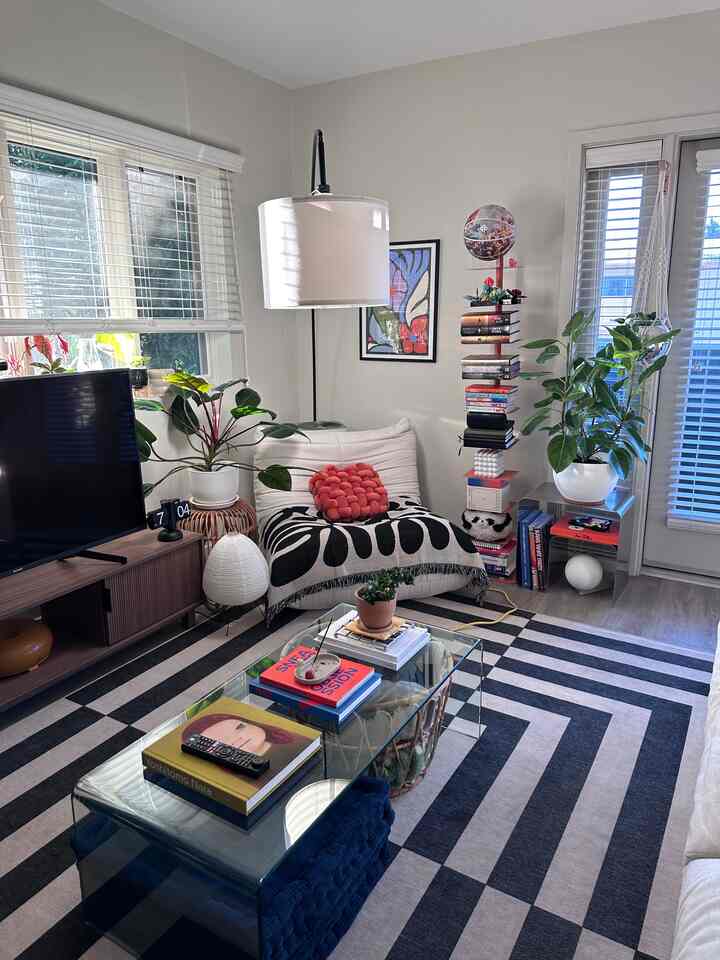 Open space 😍

#interiorinspo #homedecorinspiration #apartmenttour #homebody #apartmenttherapy #homedecor #design #cozyhome #home #decor #interior #interiordesign #motivation #homedesign #home #apartment #apartmentliving #vibes #favorite #apartmentdecor #interiorhome #homevibes #myinteriorstyle