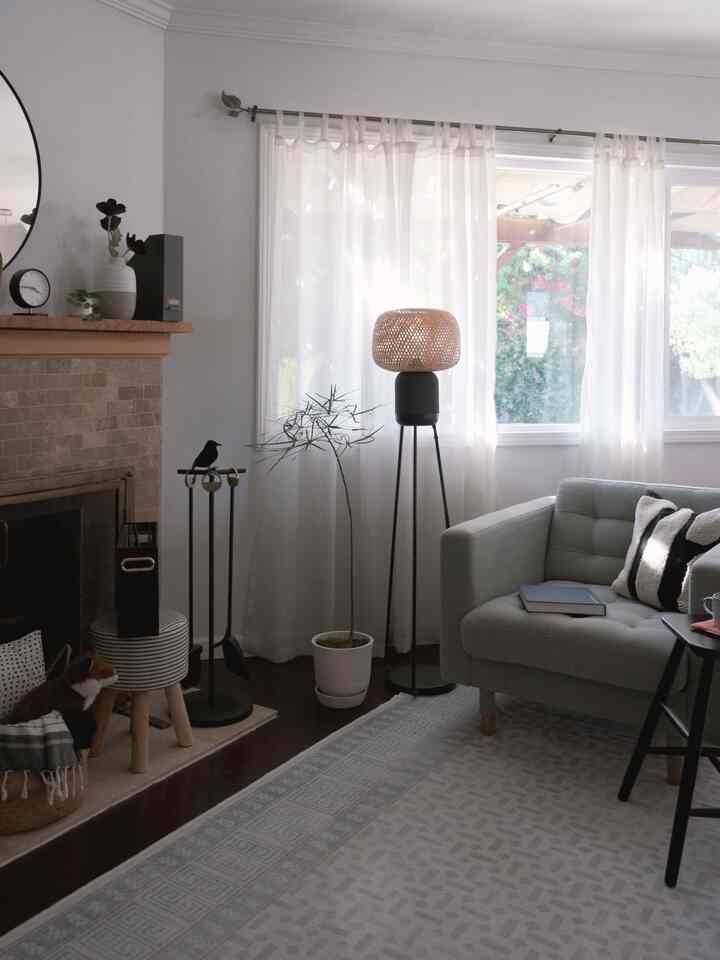 An airy bottle tree turns an empty corner into my little oasis. 🌿 

#MySpaceMyStyle #HomeWithPersonality #howyouhome #houseinspo #roominspo #livingroom #nordic #black #speaker #floorlamp #ikea #ruggable #tree #plant