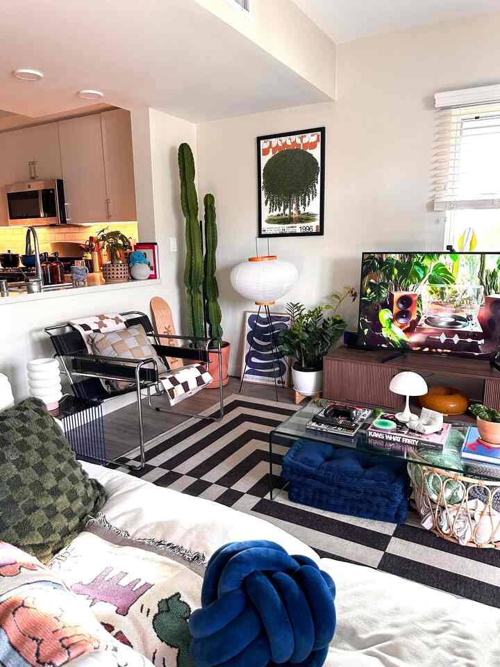 Cant get tired of this view 😮‍💨

#homebody #apartmenttherapy #homedecor #design #cozyhome #home #decor #interior #interiordesign #motivation #homedesign #home #apartment #apartmentliving #vibes #favorite #apartmentdecor #interiorhome #homevibes #myinteriorstyle