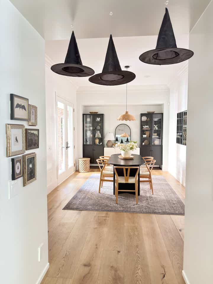 Halloween decor is making me happy today! #hallweendecor #diningroomdesign #spookydecor