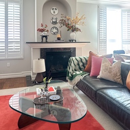 BEFORE&AFTER- Our living room got a seasonal refresh!
cozy autumn vibes and a few budget-friendly pieces from Target made all the difference🤎
#budgetfriendly #beforeandafter #afforabledesign #homedeocronabudget
#livingroominterior #falldecor #target #flowerarrangement #ruginterior #noguchitable #coffeetable #coffeetabledecor 