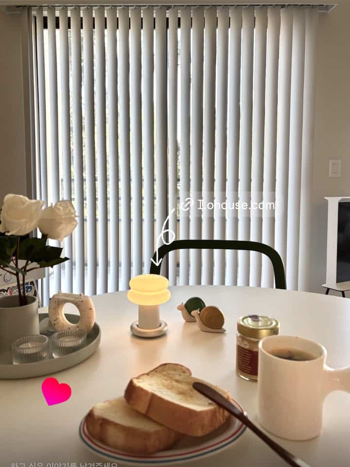 Rainy morning, warm mood with coffee
Love tiny lamp 

#coffee #morning #table #brunch #mug #tablelamp