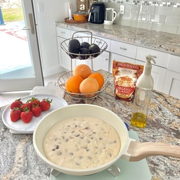 🥞 Making fluffy pancakes kind of morning
Sweet aroma, cozy kitchen, happy start 💛
Nothing beats homemade brunch vibes ☕️
#OhouseAmbassador #WeekendBrunch #HomeCafe #PancakeTime #CozyKitchen #MorningVibes #BakingMood #오하우스앰버서더 #홈카페 #주말브런치 #팬케이크