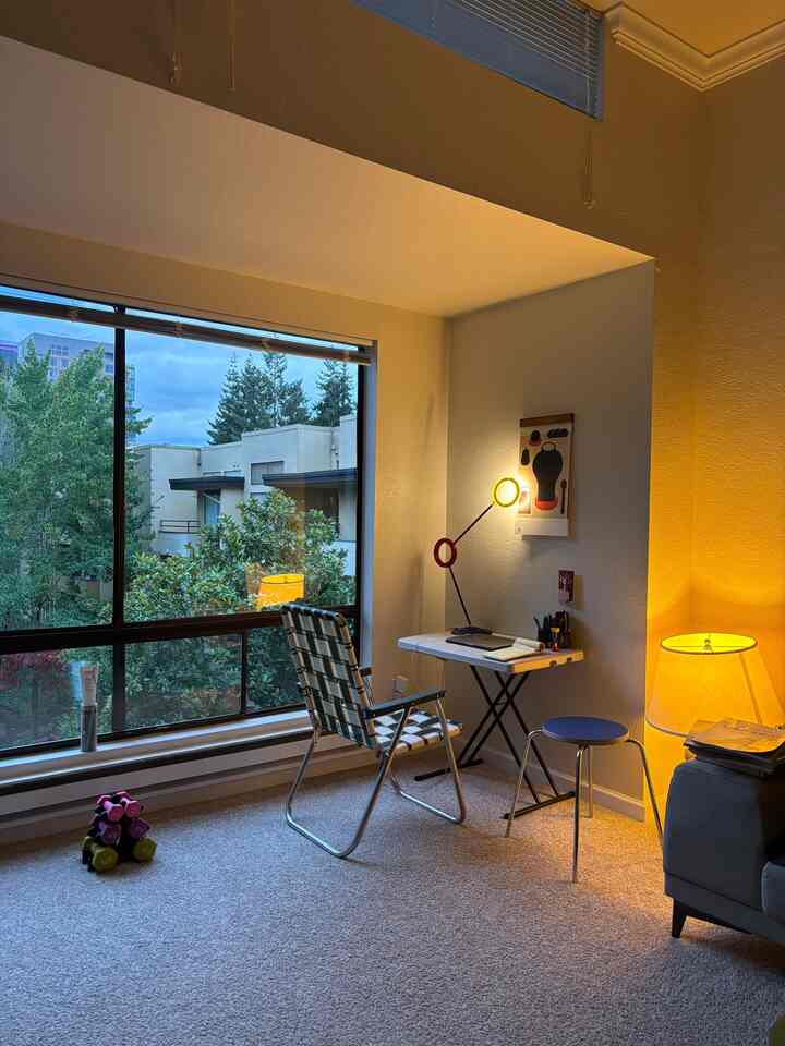 While you study, I’ll work out.


#cozyspace #desk #homeoffice #dumbbell #workout #hometraning