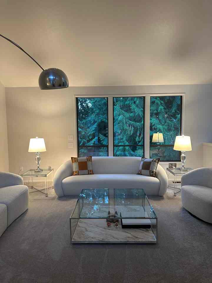 Fall in frame: warm light, soft shadows, and a cushion that matches the season. 🤎

#falldecor #falllvibes #autumndecor #simplefall #fallinspiration #livingroom #blackinterior #lamp #interior #kartell #coffeetable #livingroomfurniture #DWR #designchair #designlamp #livingroomtable #designfurniture #cassina #interiorfurniture #livingroomsofa #decoratingtips #interiorgram #designer #livingroominterior #chairrecommendation #table #blackinterior #livingroomlighting #moderninterior #light 