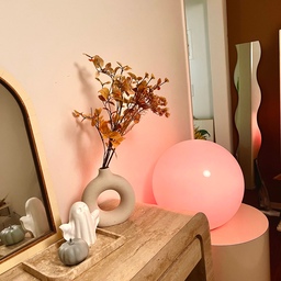 Soft light, subtle spook ✨
I kept my Halloween corner minimal with a little ghost, a pumpkin, and a warm glow.
Just enough to feel festive, without overdoing it 👻🕯️
#halloweendecor #halloweenvibes #spookyseason #fallfun #homefortheholidays