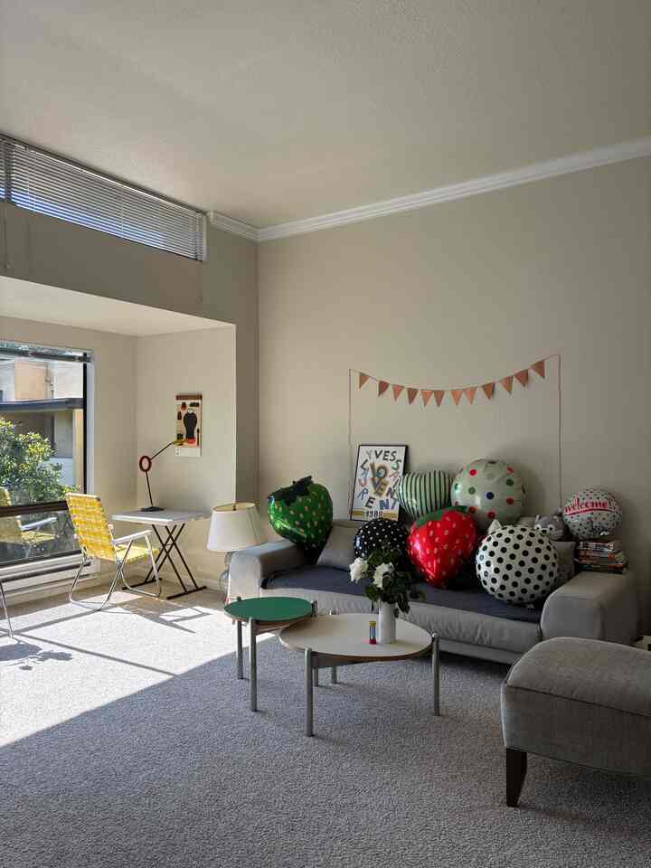 Ready for birthday party 🎂
Balloon by Target x Katespade

#livingroom #party #partydeco #hbd #balloonparty #balloon