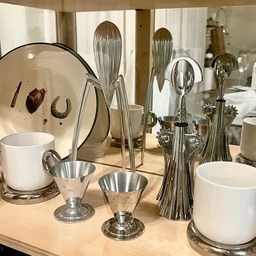 ✨ Honest Review: Alessi Kitchen Tools
These pieces are more than just kitchen tools. they’re little sculptures for my shelves.
I love how the playful design and polished metal finish add a modern touch to my space.
They’re functional, but honestly, I keep them out mostly because they look too good to hide 😍
#honestreview #productreview #realreview #homeaccent #budget #hometips
