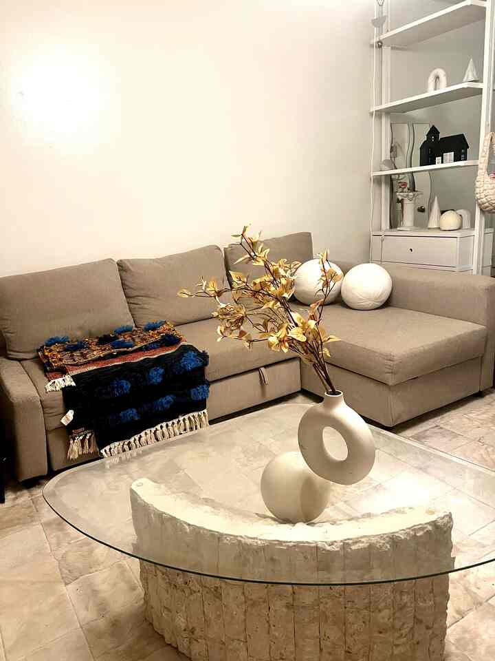 Soft tones and simple textures 🍂
A few dried branches and warm neutrals bring just the right amount of fall coziness into this space ✨

#falldecor #fallvibes #autumndecor #simplefall #fallinspiration
