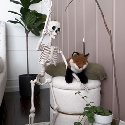 Bedroom corner got spooky — a skull and bottle tree combo! 🖤
#halloweendecor #halloweenvibes #spookyseason #fallfun #homefortheholidays #bedroom #ruggable #spookydecoration #fallvibes #ikea