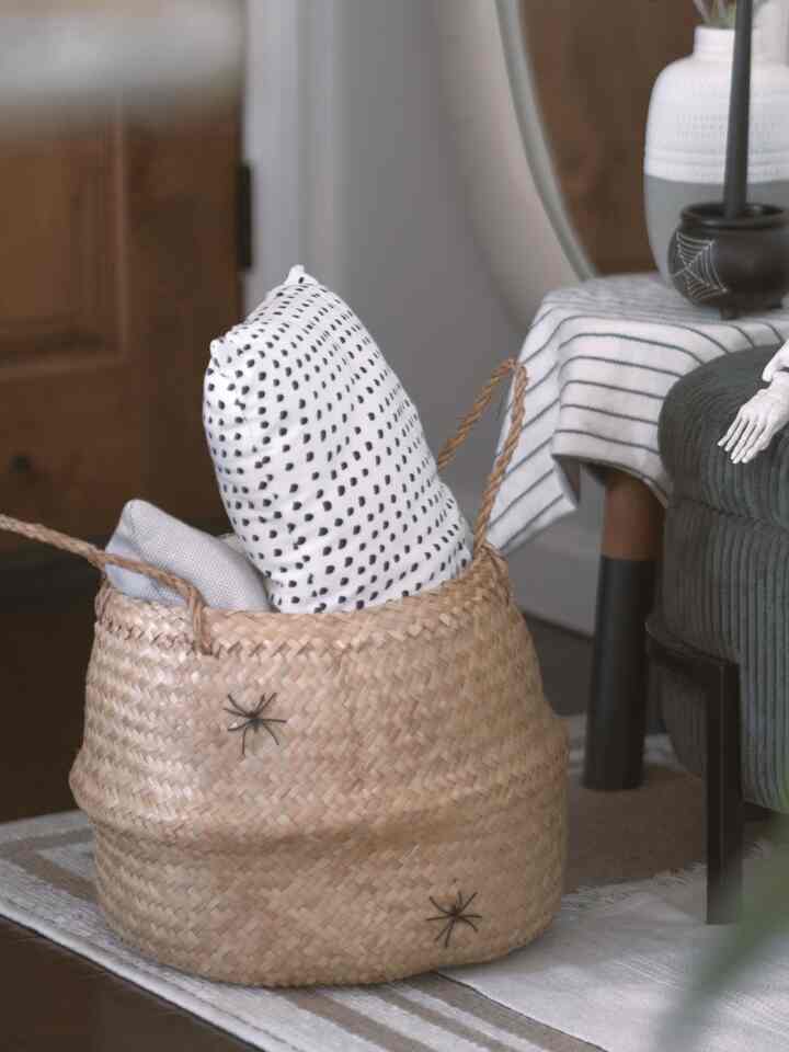 You can create a spooky vibe with a touch of detail by adding a spider to your IKEA basket! 🕷️🧺

#halloweendecor #halloweenvibes #spookyseason #fallfun #homefortheholidays
