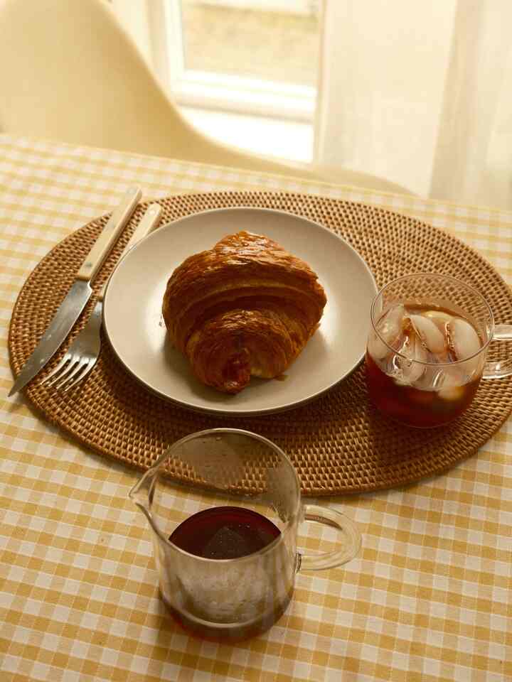 🥐 + ☕️ = Kenyamanan pagi terbaik

#interiorruangmakan #tablesetting #breakfast