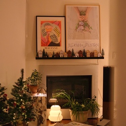 Yes, ambient lights and table lamps are great, but also projector and blackout blinds can serve as added moodlighting, especially during cozy seasons 🍂🎄✨
#moodlighting #cozycorners #glowseason #homeinspiration