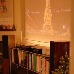 Christmas came early this year and I’m not a bit mad about it 🤭
#glowseason #cozyhome #cozycorner #moodlighting #homeinspiration #livingroomdeco #holidaydecoration