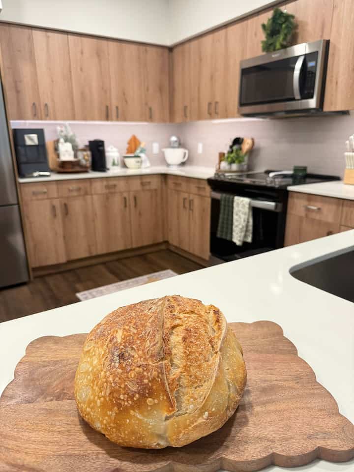 is there anything better than a fresh loaf of sourdough bread? 🥖 #cozykitchen #sourdough #christmas 