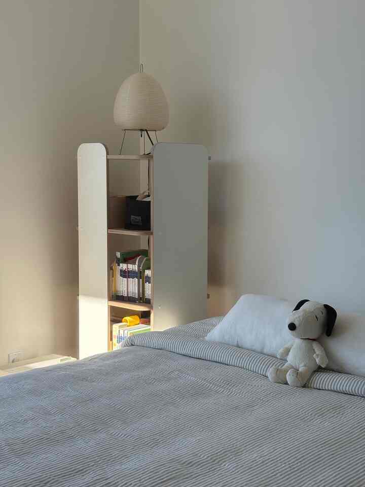 Morning light in the baby’s room✨
#nursery #decor #interior #baby #bedroom #akari #lamp #bookshelf