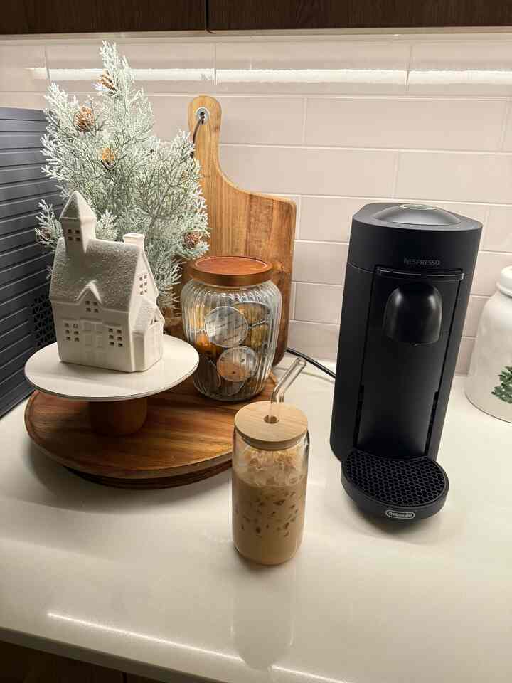 Iced coffee always, even when it’s 45 degrees out! Anyone else with me?! ☕️🧊 #icedcoffee #nespresso 