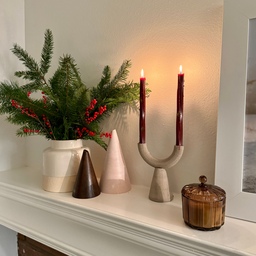 Holiday vibes with candles ✨
A little weekend haul — pine branches from Trader Joe’s and the cutest candles + charms from Target. 🥹
#cozycorners #glowseason #homeinspiration #candles #holidayvibes 