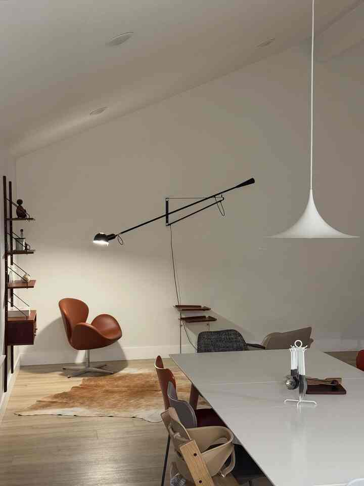 ✨ Akhirnya, momen damai setelah menidurkan semua anak.

#waktupenyembuhan
#cahayasuasanahati
#sudutnyaman
#modernabadpertengahan
#mcm
#inspirasirumah
