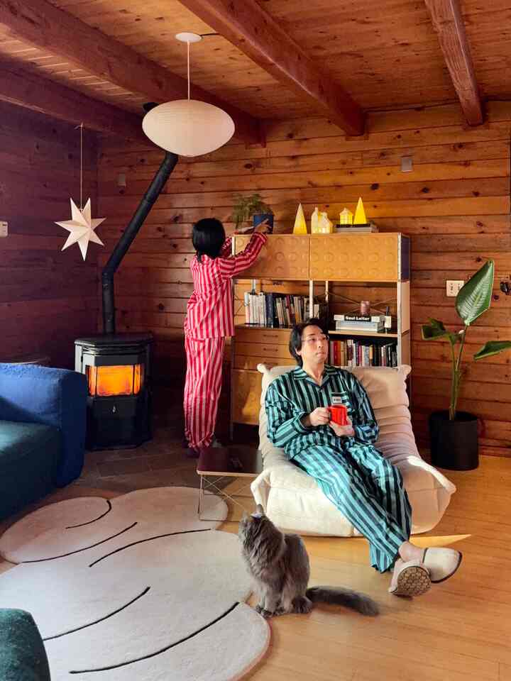 Cozy winter days🧤🧣 


#seattlecabin #cabinlife #cozyhome #colorfulhome
