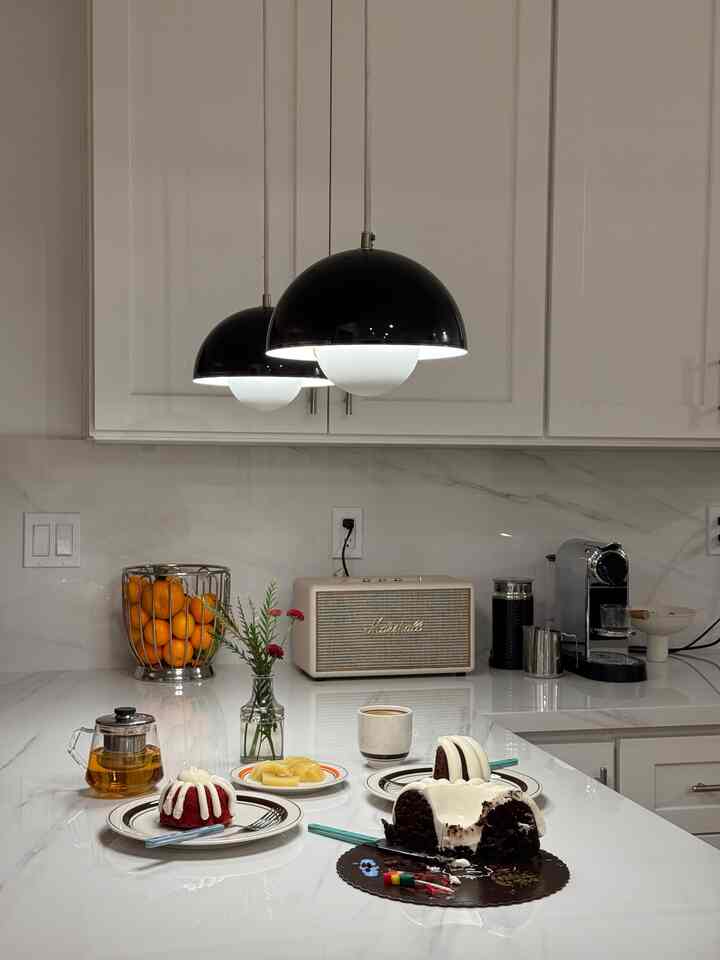 Anyone else always looking for dessert after dinner? That’s me! 😜

Loving the color pop in my dessert setting tonight! 

#welcomechallenge
#tablesetting
#desserttable
#dessert
#homecafe
#minimal
#ohousegrateful
#cozyhome