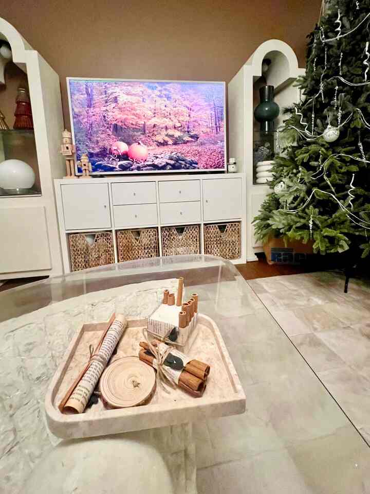 Getting my home ready for cozy gatherings this season. The scented cinnamon decor adds such a warm, thankful touch to my space 

#OhouseGather #ohouse #OhouseGlow #OhouseGrateful #cozyseason #holidayathome #tablescapestyle #festivevibes #WelcomeChallenge
