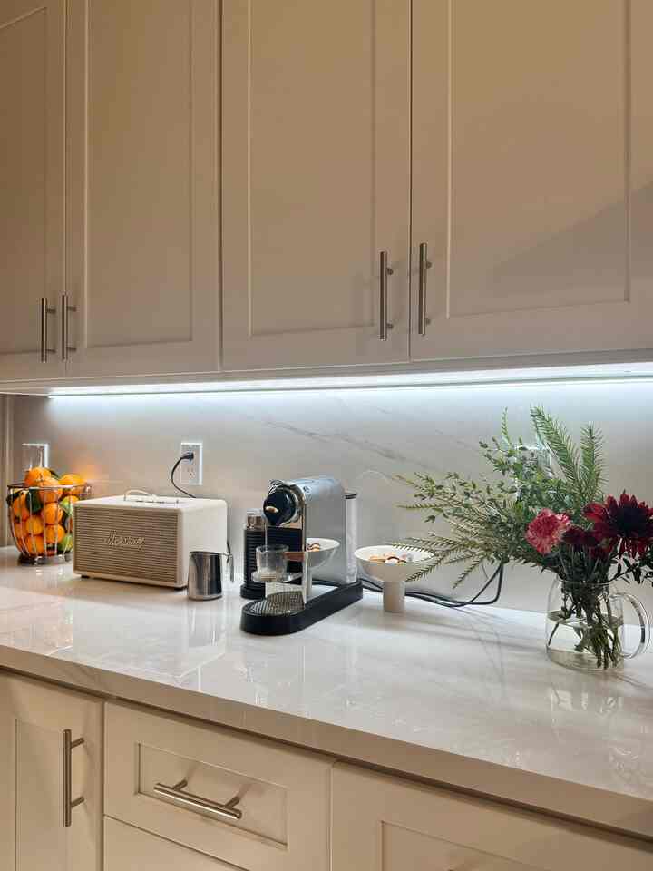 Kicking off the day from this cozy little home café station ☕️✨

#homecafe
#cozycorners
#minimalhome
#simplehome
#calmspaces