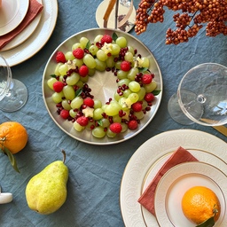 Holiday Fruit Wreath💚❤️
This fruit wreath is so easy to make, and it looks gorgeous as part of a holiday home party.🌟
#holidayhosting #homeparty #tablesetting #holidayhomedecor #holidayhomeparty #thanksgivingdecor #christmasdecor #christmastable 