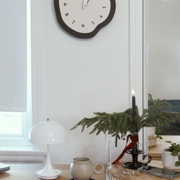 A front shot of the clock and my mug — and wow, how pretty are they together?
The whole desk suddenly feels so much more vibrant.
I love that the clock has such a playful shape, but the black color makes it blend perfectly with my office room.
#WelcomeChallenge #moodlighting #cozycorners #glowseason #homeinspiration #officeroom #officedesk #familyroom #mug #holidayvibe #holidays #modern #homedecor #ornaments #centerpiece