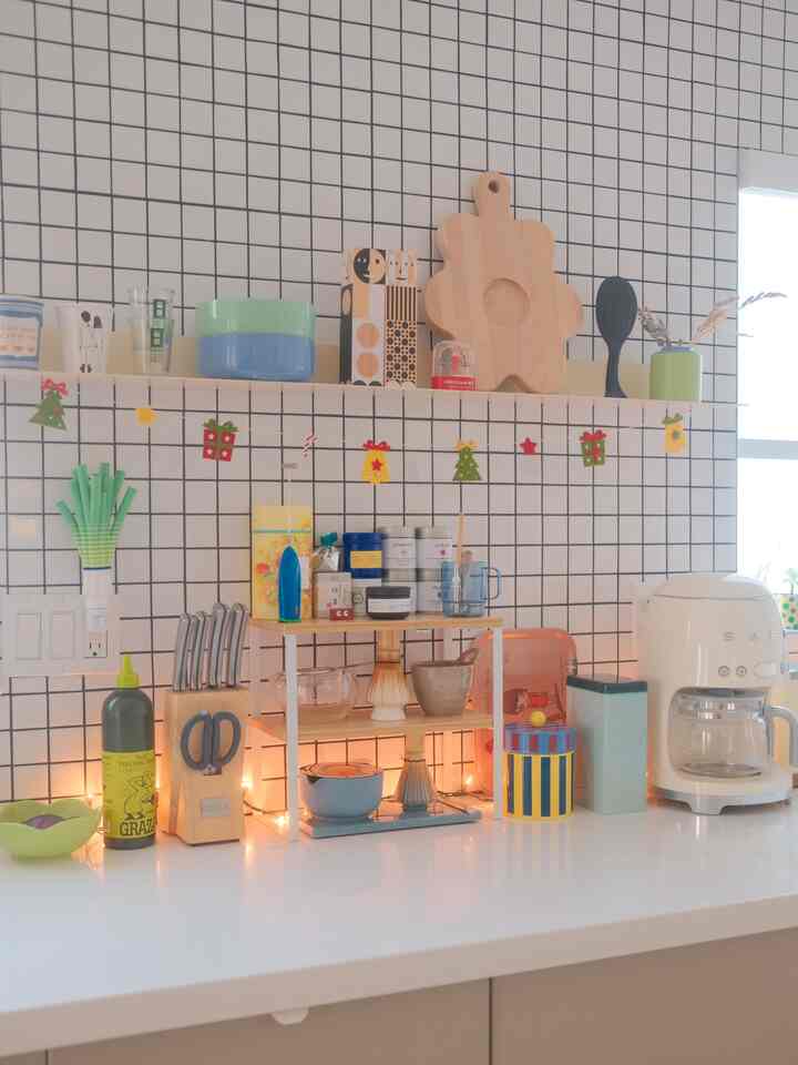 Love simple christmas decors to make this area a bit more festive ✨ #ohouseglow #homedecor #festive 