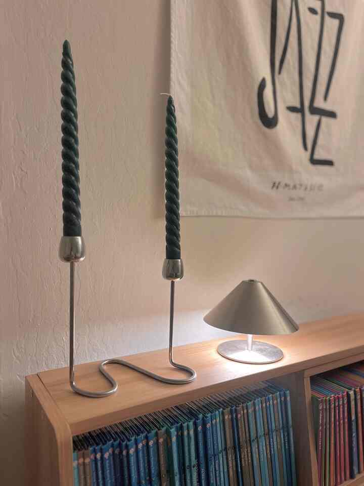 🩶Silver&Green💚

#livingroominterior
#bookshelfdecoration