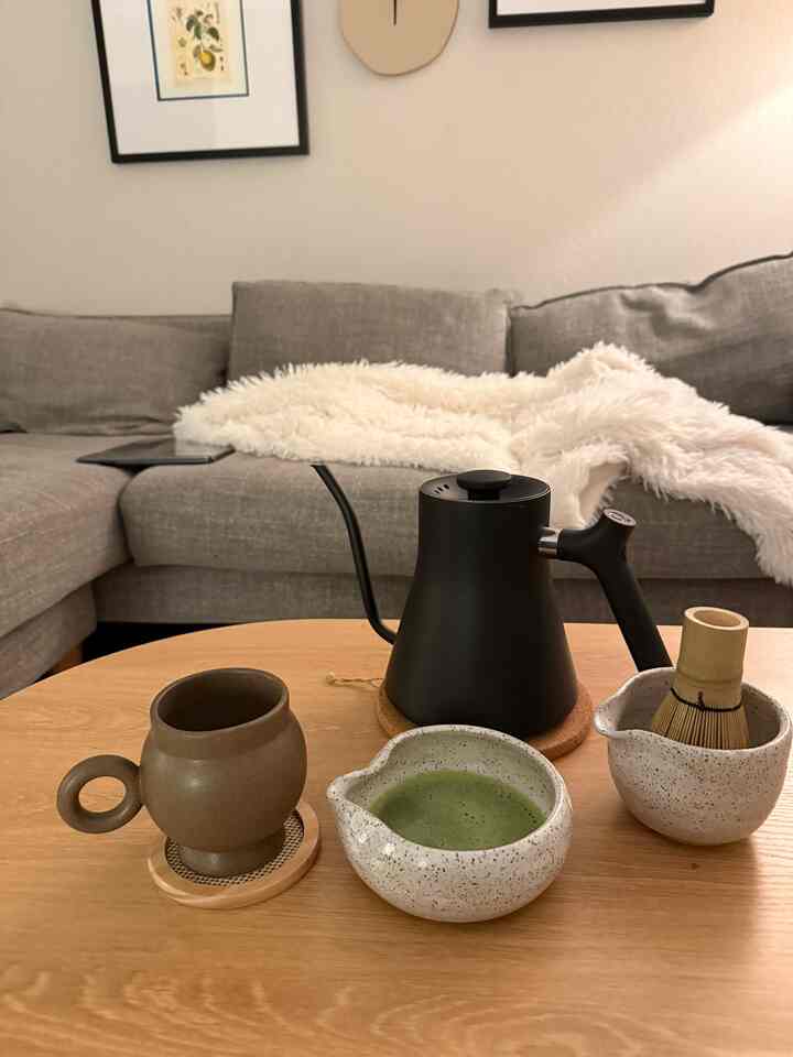 Woke up at 4am today… time for morning matcha 🍵 #matchalover #mug #teatime 