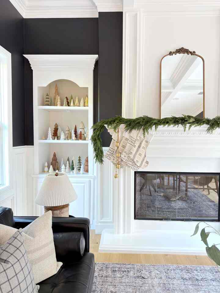 Christmas Decor and mantel styling. #christmasdecor #christmasstyling #christmasstockings