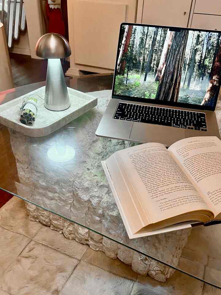 A quiet night with soft light, a good book, and a peaceful screen.
 

#Ohouse #OhouseGlow #OhouseGrateful #CozyNight #EveningRoutine #HomeVibes #ReadingTime #SoftLighting #InteriorMood #CalmSpace #HomeInspo