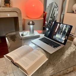 Creating a cozy evening corner with soft lighting and simple moments.✨🌙
#Ohouse #OhouseGlow #OhouseGrateful #CozyHomeDecor #WarmLights #HeartGlass #TableInspo #InteriorMood #CozyEvenings #InteriorInspo #SlowEvening #ReadingAtHome #MoodLighting 