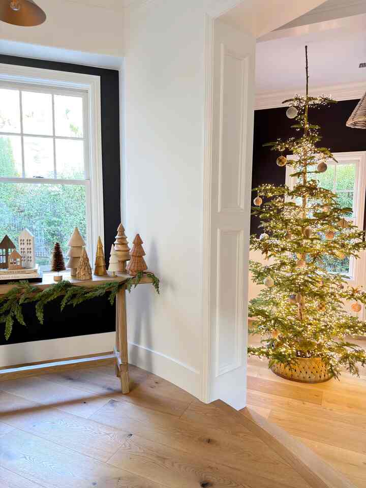 View of our Christnas tree. #christmastree #ornaments #christmasdecor