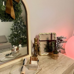 A small corner, styled with intention✨
I love how mixing simple decor with warm tones instantly makes the space feel more inviting and lived-in.
#OhouseTree #OhouseGather #OhouseGlow #CozyHome #homedecor #consoledecor #interiorinspo #neutralhome #cozydetails #livingroomstyle