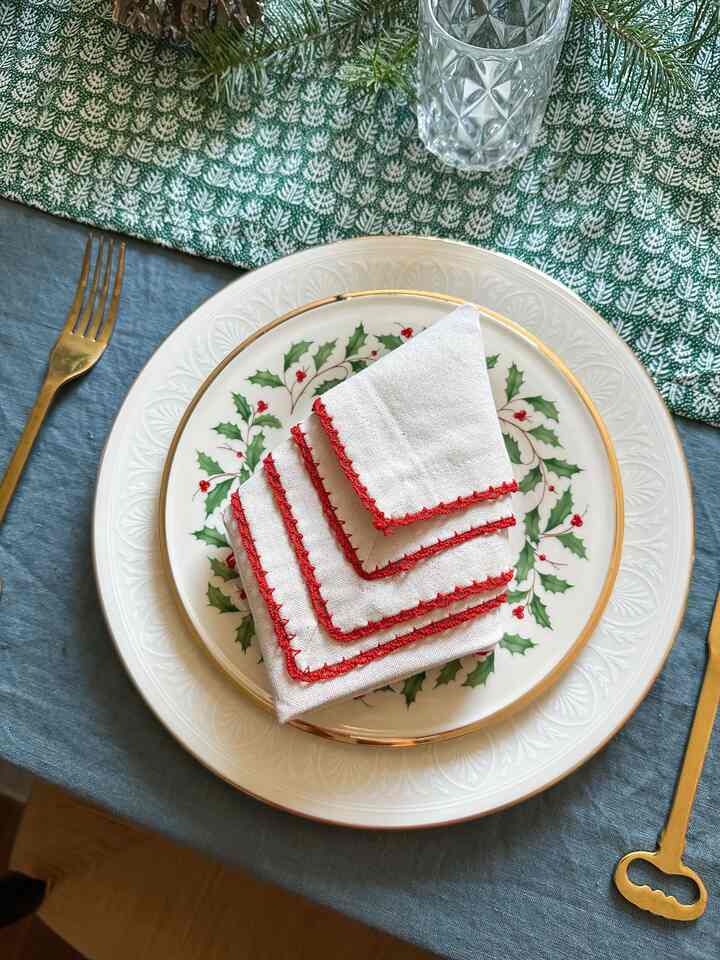 Tagged posts featuring European Linen Tablecloth (Multiple options) 2