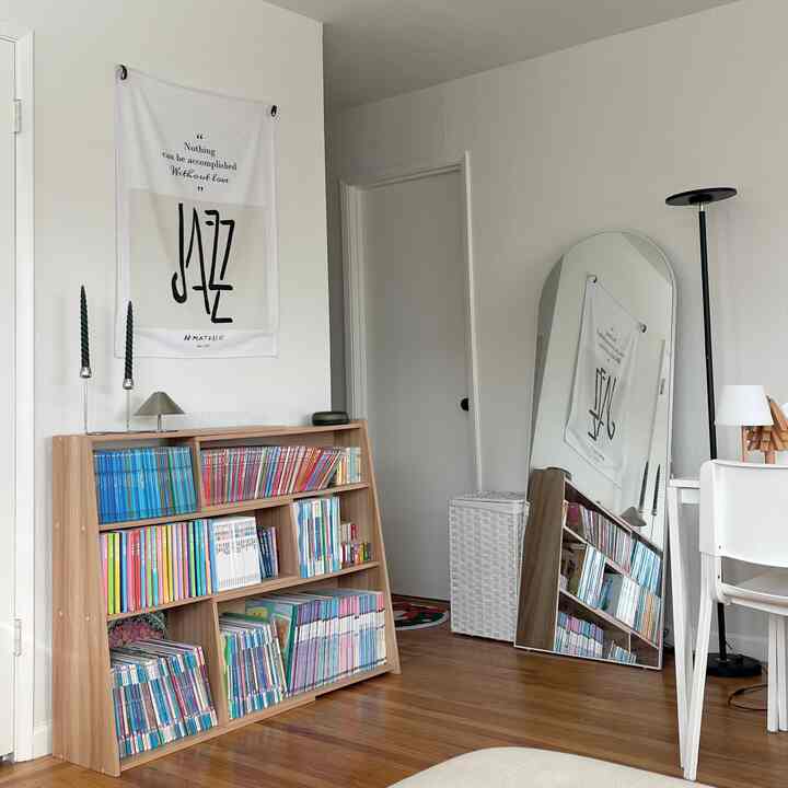 #livingroomdecor #whiteinterior #cozylivingroom #naturalwoodfurniture