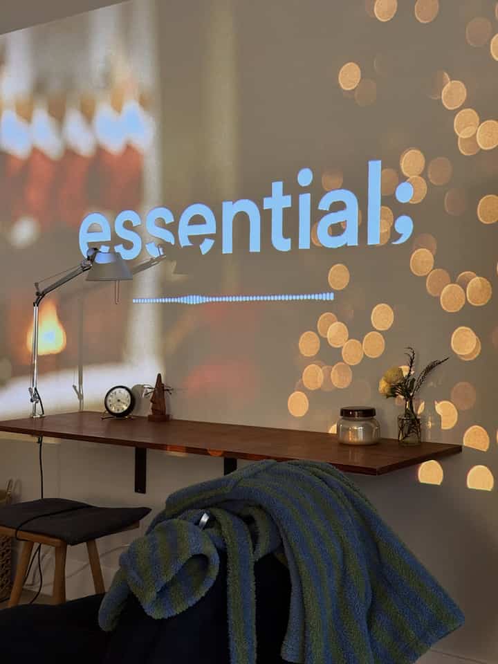 Creating cozy corners in our bedroom. Rainy California Christmas Eve. Perfect weather for a comfy robe. Love it ✨

#Cozyhome #OhouseHoliday #cozycorners #bedroom #cozyinterior #roominterior