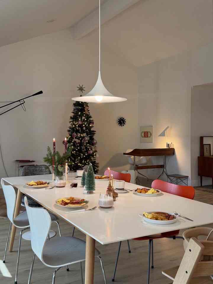 Selamat Natal! 🎄

25 Desember 2025

#OhouseTree #OhouseHoliday #Christmasdecor #christmastree #livingroomdecor #livingroom #diningtable #tablesetup
#OhouseGather #OhouseGlow #CozyHome