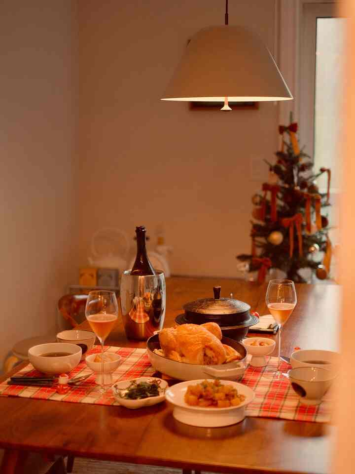 Christmas lunch at home 🎄♥️

#cozydining #cozyhome #ohousegather #ohouseglow #holidaytable #dininginspo