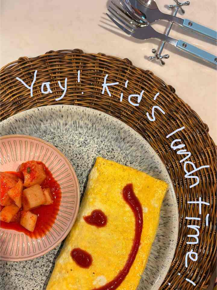 Cozy winter break with the kids 🤍

#WinterBreak #CozyDays #LunchWithKids
#FamilyTime #WarmMoments
#KidsLunch #CozyWinter #Ohouseglow #EverydayMoment #OhouseFlatware #Ohousesidedish #OhouseShopping