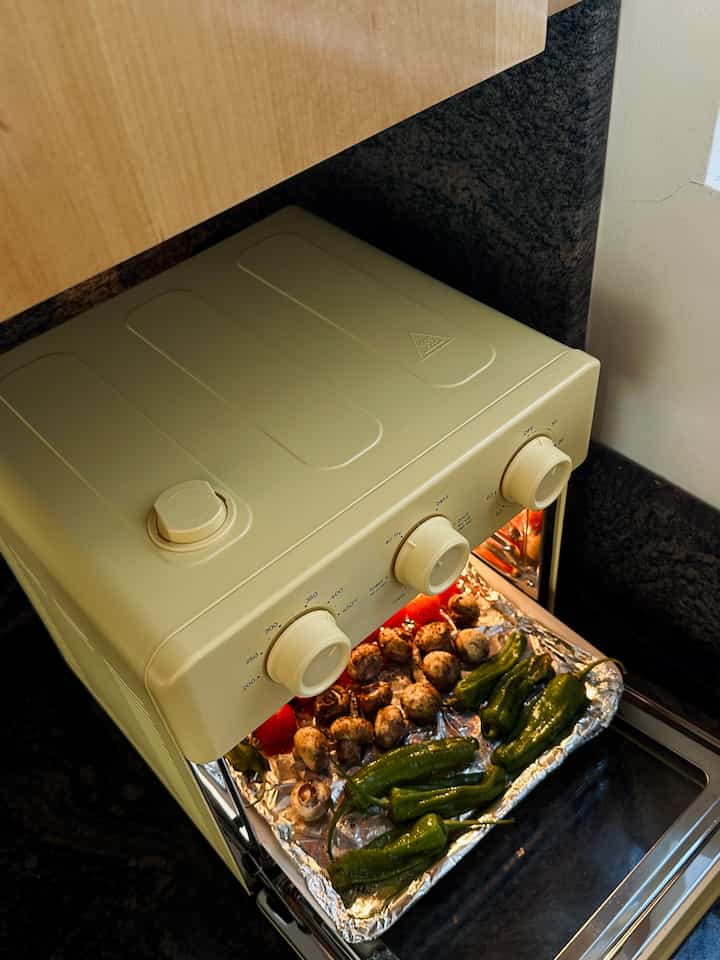 Welcoming new appliance - wonder oven
Perfect for small kitchen, multifunctional, cute color oven from ourplace. The light yellow color and modern look of product added so much elegance into my kitchen. ❤️
#holidaycooking #smallspacekitchen 