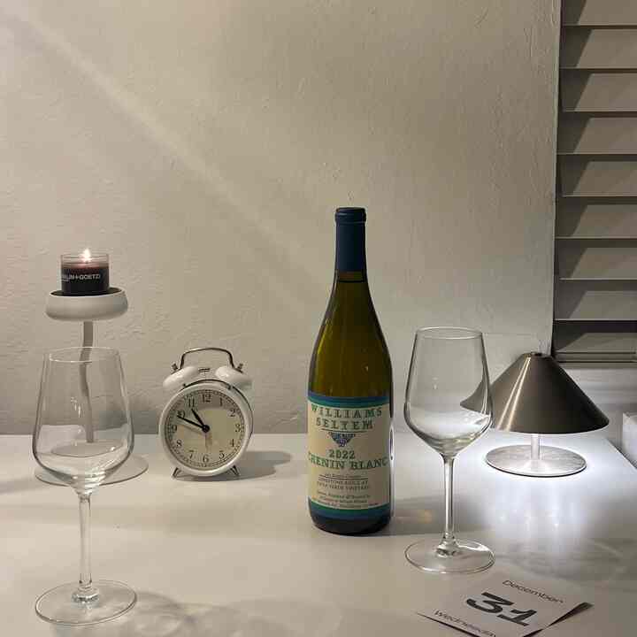 さようなら2025年、こんにちは2026年🤍

#whiteingerior #simpleinterior #homedecor #tabledecor