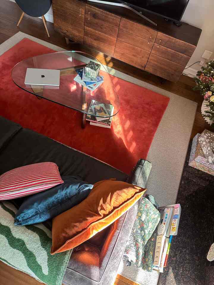 The last day of Christmas at our place.🥹 Packing away Christmas decorations, but keeping the glow✨

#christmasdecor #holidayhome #livingroominterior #livingroomdecor #homeimspo #noguchitable #coffeetable #rug #midcenturyhome #cozyhome