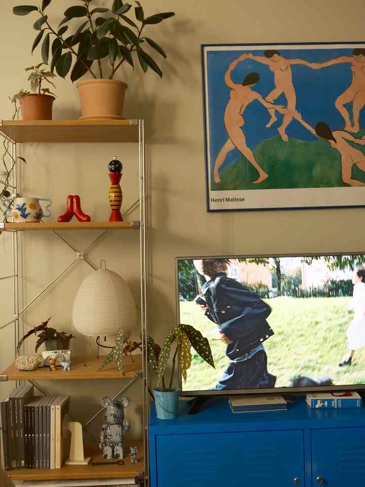 lazy afternoon ☕️

#livingroominterior #blueinterior #colorinterior 