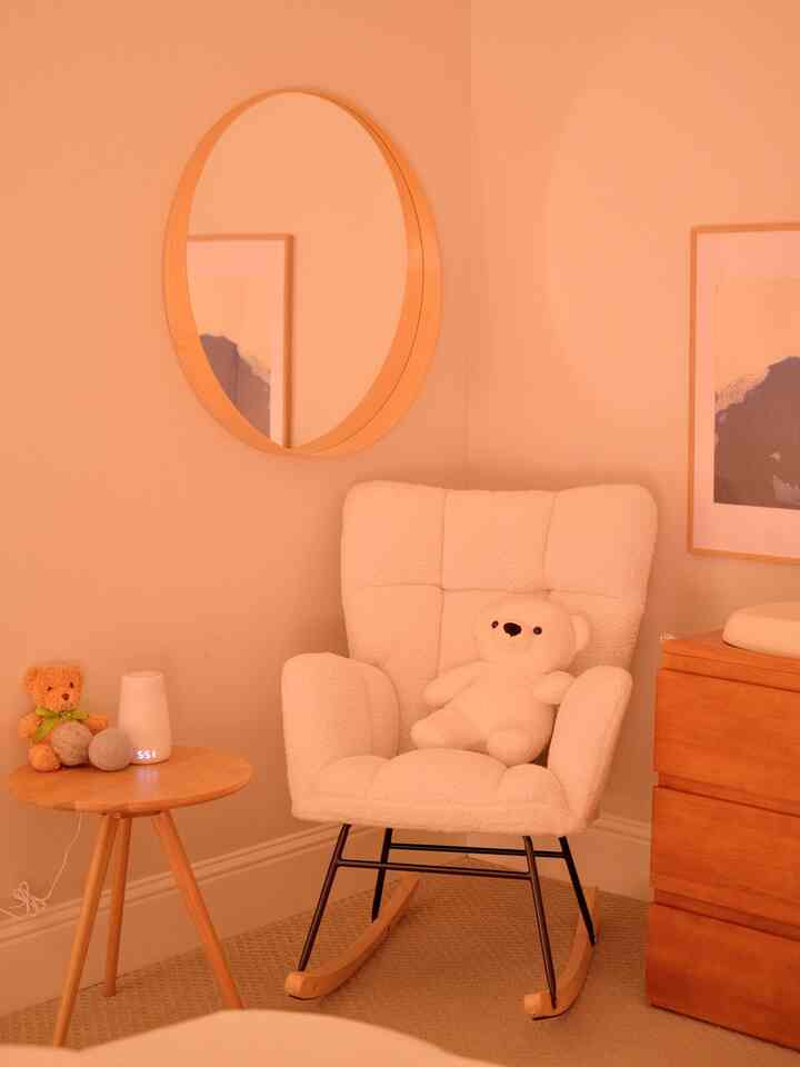 Partial nursery reveal 👶🏻
Instead of turning the entire room into a nursery, we’ve declutterrd the storage space to make space for baby things, while keeping the guest bed and adding a mini crib.

#newyeareset #ohousereset #ohousecleanse #ohouseglow #nurseryreveal